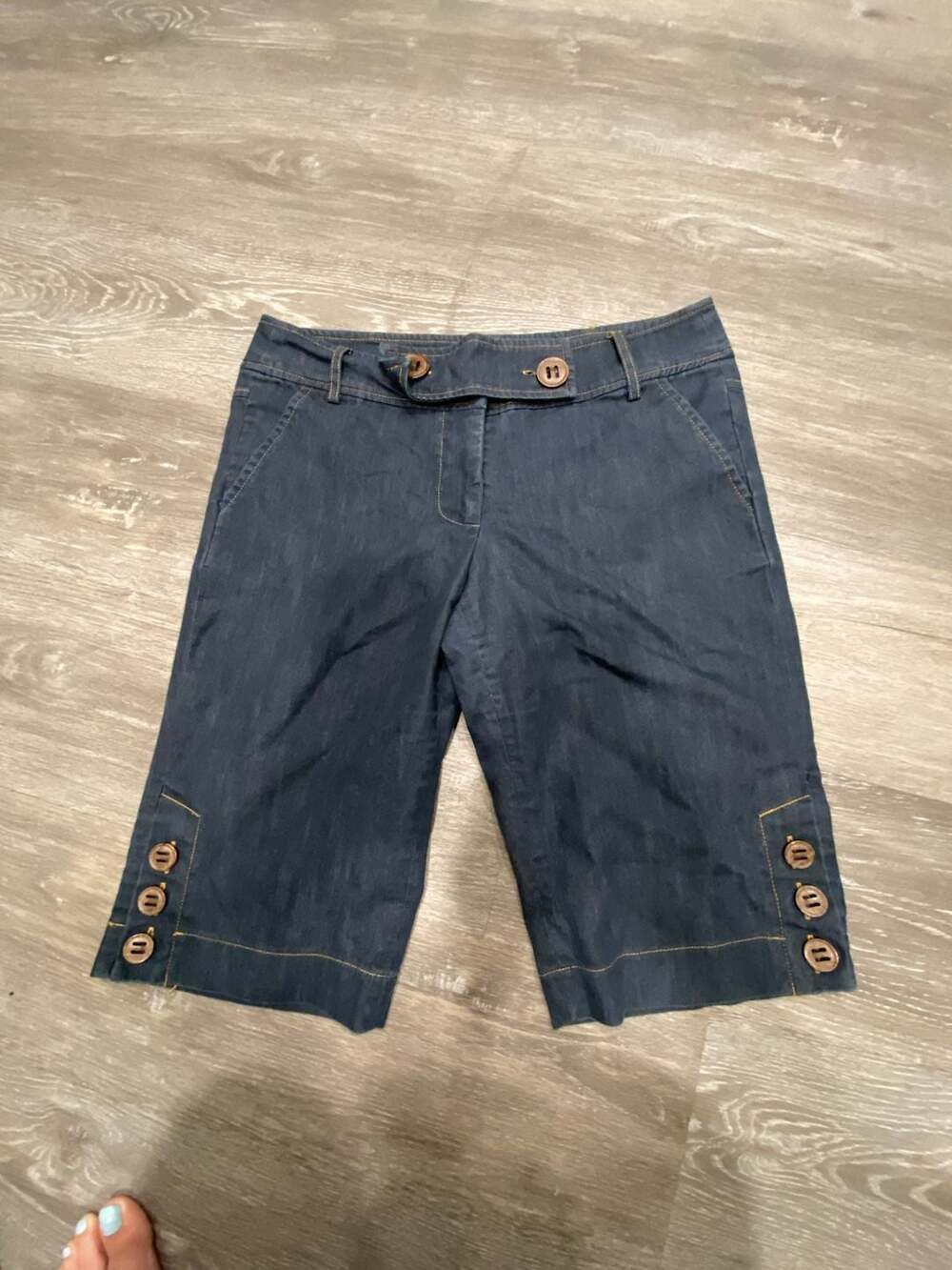 Sele Dark Wash Denim Button Detail Bermuda Shorts Size 9/10